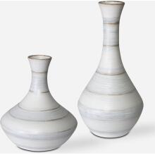 Potter-Vases Urns & Finials