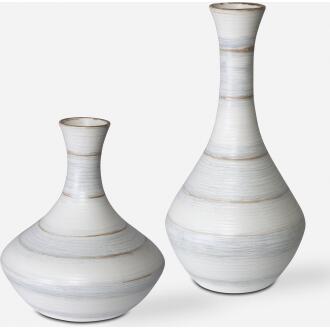 Potter-Vases Urns & Finials