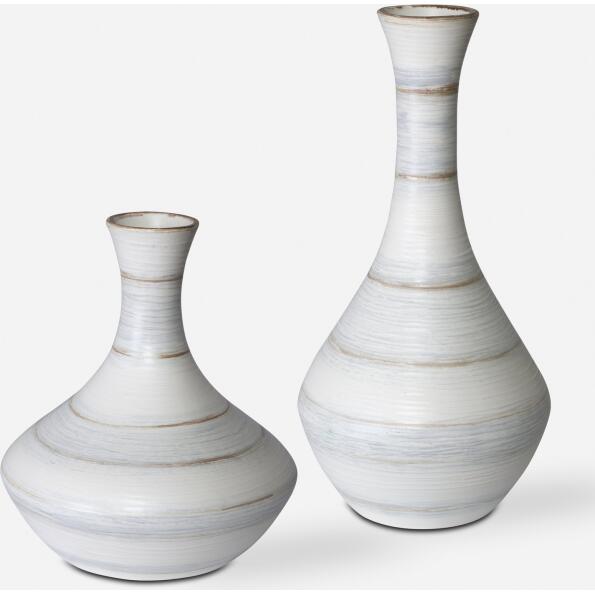Potter-Vases Urns & Finials