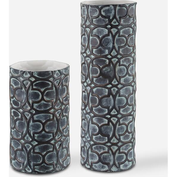 Baltra-Vases Urns & Finials
