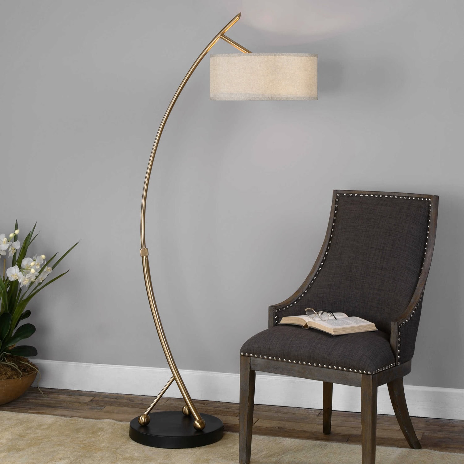 Curved brass floor lamp hotsell