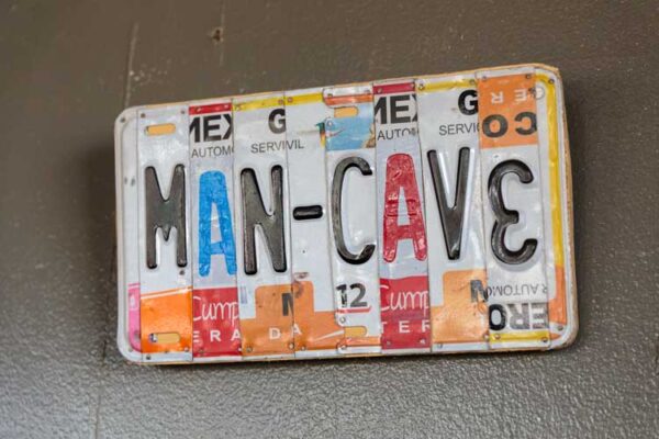 how to decorate a man cave