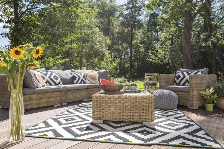 Fabric-Choices-For-Patio-And-Outdoors