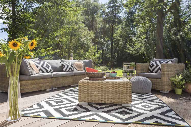fabric-choices-for-patio-and-outdoors