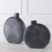 Viewpoint-Vases Urns & Finials